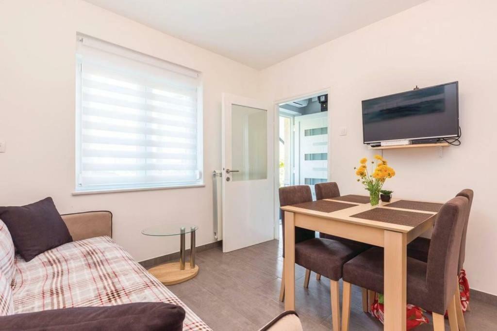 Apartment Laura كوسترينا المظهر الخارجي الصورة