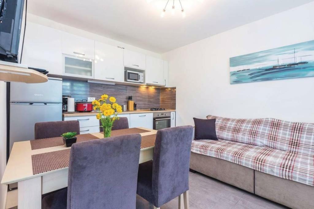 Apartment Laura كوسترينا المظهر الخارجي الصورة