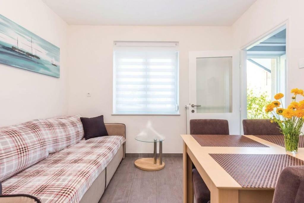 Apartment Laura كوسترينا المظهر الخارجي الصورة