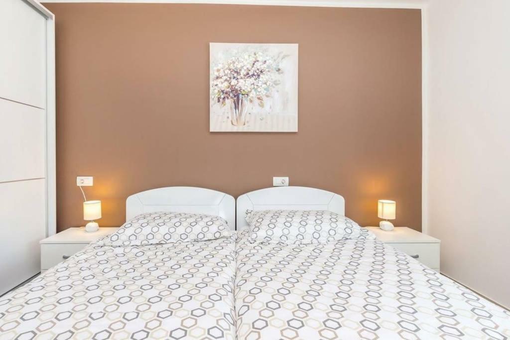 Apartment Laura كوسترينا المظهر الخارجي الصورة