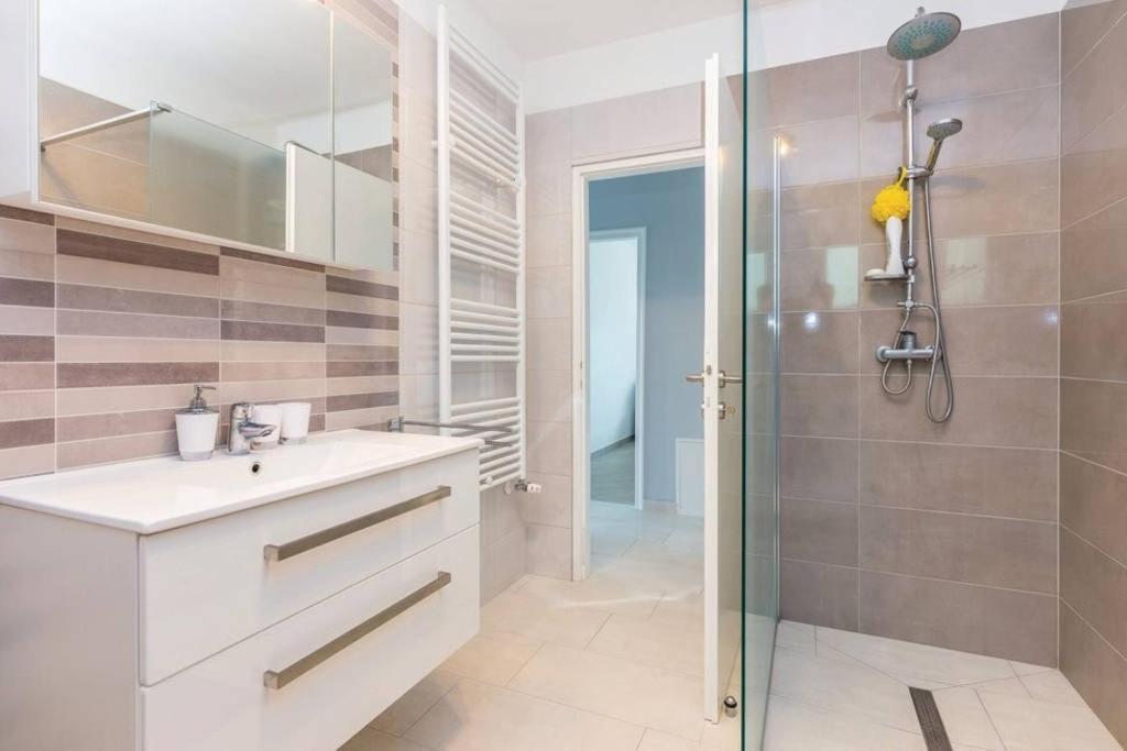 Apartment Laura كوسترينا المظهر الخارجي الصورة