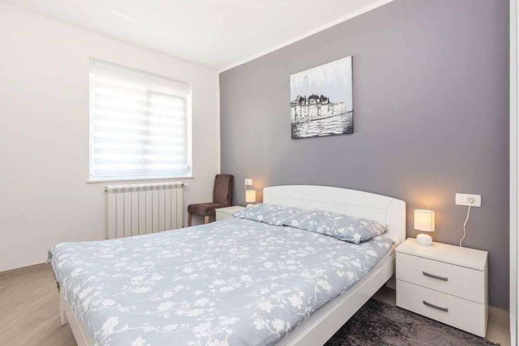Apartment Laura كوسترينا المظهر الخارجي الصورة